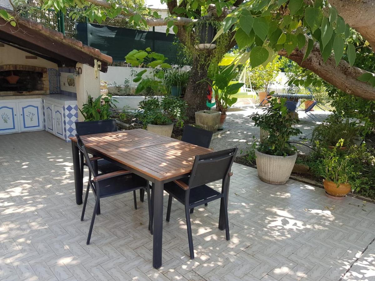 Rendez-Vous Avec Les Cigales - Gite 6 Personnes 100M2 - Piscine Privee - Climatisation Cheval-Blanc Esterno foto