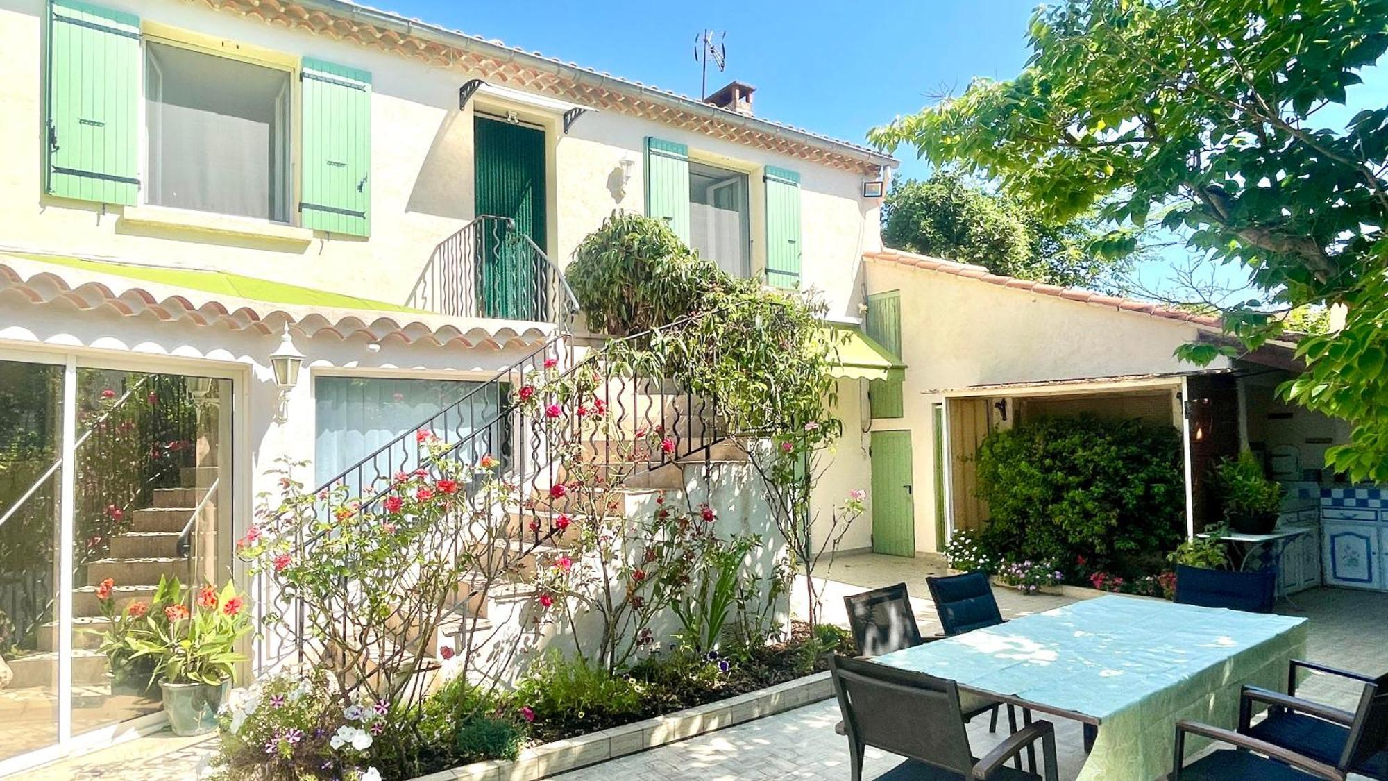 Rendez-Vous Avec Les Cigales - Gite 6 Personnes 100M2 - Piscine Privee - Climatisation Cheval-Blanc Esterno foto