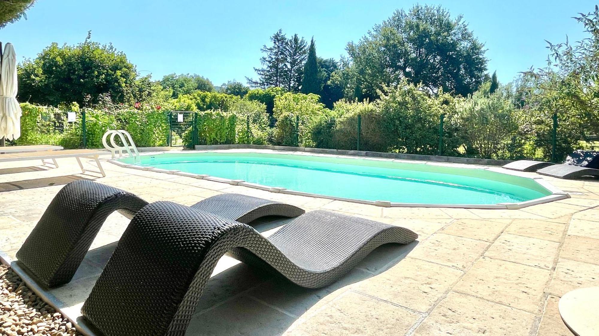 Rendez-Vous Avec Les Cigales - Gite 6 Personnes 100M2 - Piscine Privee - Climatisation Cheval-Blanc Esterno foto