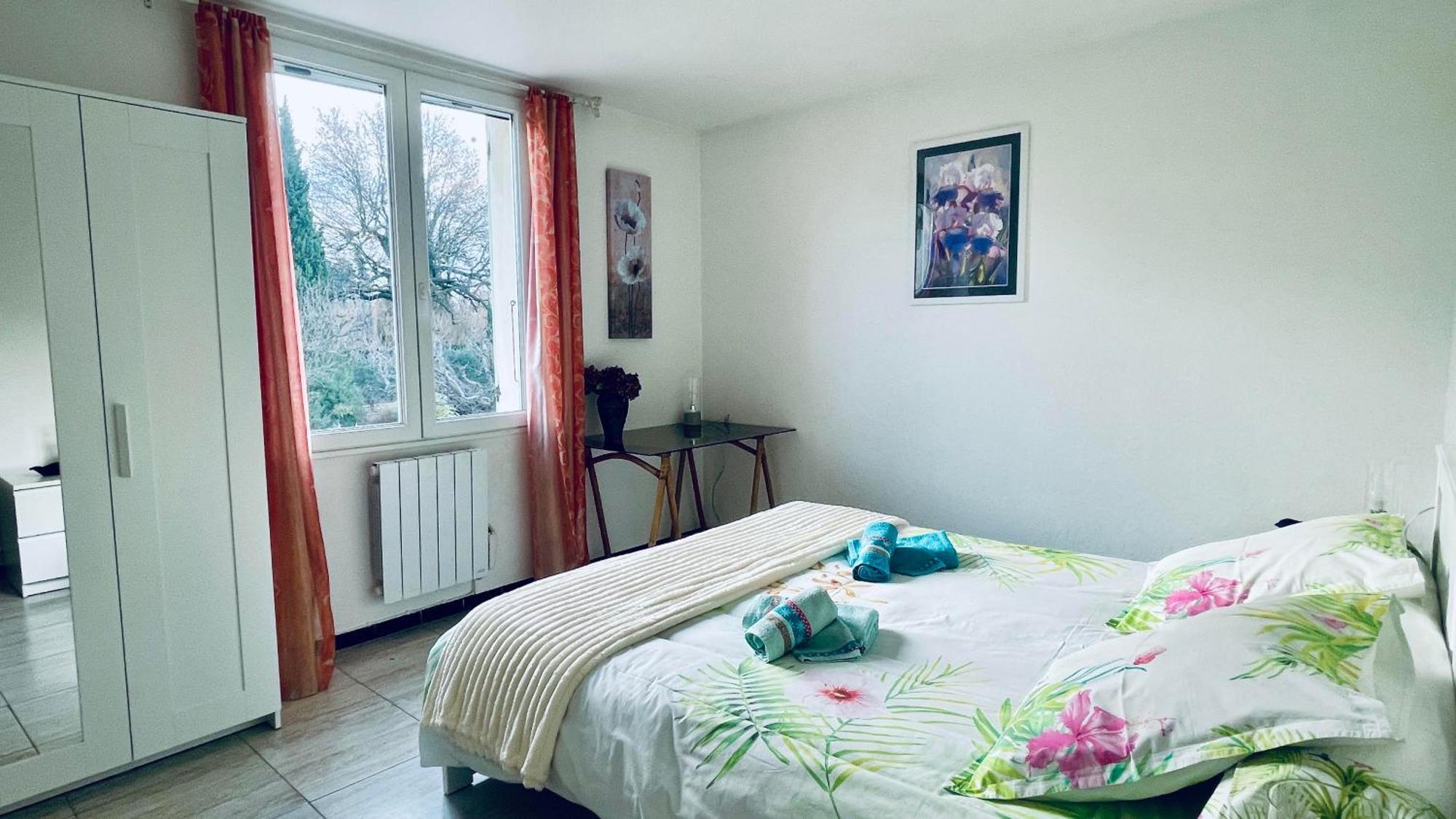Rendez-Vous Avec Les Cigales - Gite 6 Personnes 100M2 - Piscine Privee - Climatisation Cheval-Blanc Esterno foto